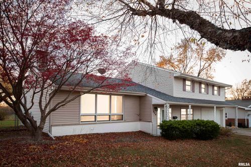 324 W Ivy Ln, Peoria, IL, 61614-6079 | Card Image