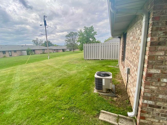 4123 Roundhill Dr, Condo with 2 bedrooms, 1 bathrooms and null parking in Anderson IN | Image 6