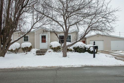 722 3rd St Nw, Waverly, IA, 50677-2520 | Card Image