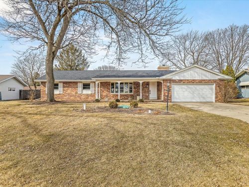 655 E Petunia Lane, BELOIT, WI, 53511 | Card Image
