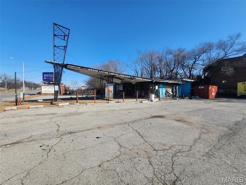 3869 Page Blvd, Saint Louis, MO, 63113-3811 | Card Image