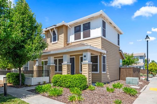4823 Holden Dr, Rocklin, CA, 95677-3289 | Card Image