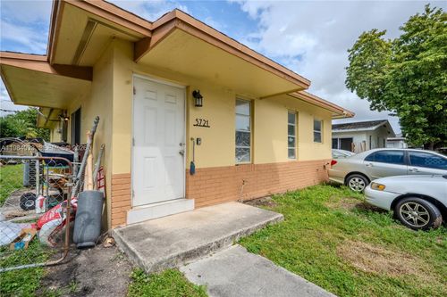 5721 Sw 37th St, West Park, FL, 33023-6113 | Card Image