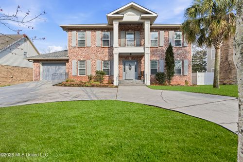 2410 W Shore Dr, Biloxi, MS, 39532-3022 | Card Image