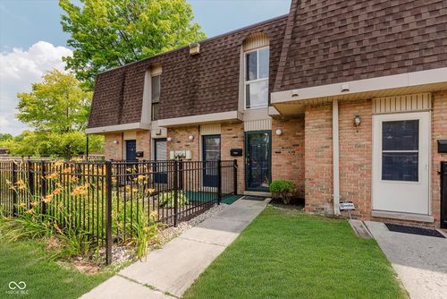 7404 Country Brook Dr, Indianapolis, IN, 46260-3430 | Card Image