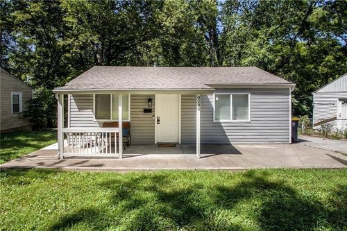 9240 Mcgee St, Kansas City, MO, 64114-3721 | Card Image