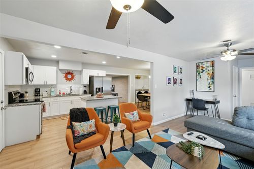 3542 Paramount St, North Richland Hills, TX, 76117-3330 | Card Image