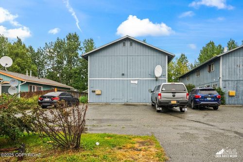 917 E 45th Ct, Anchorage, AK, 99503-7543 | Card Image