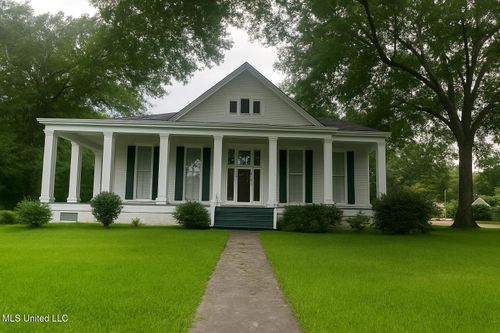 751 S Main St, Grenada, MS, 38901-3720 | Card Image
