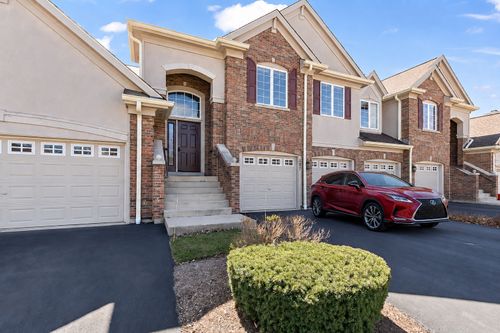 587 Saddlebrook Ln, Vernon Hills, IL, 60061-4303 | Card Image