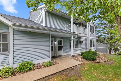 d-621 Barrington Court, West Bend, WI, 53095 | Card Image