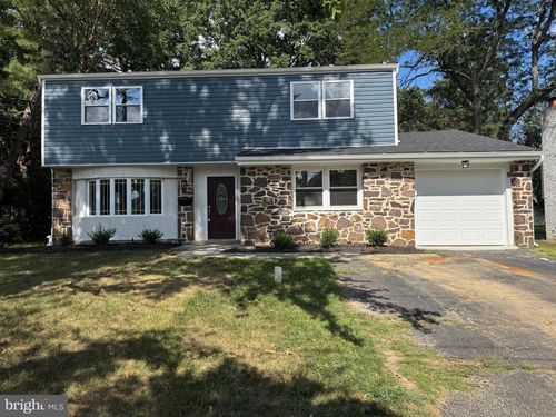 533 Evergreen Ln, LAFAYETTE HILL, PA, 19444-2307 | Card Image