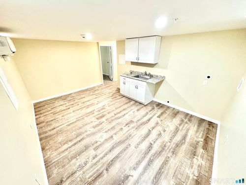 apt-1f-135 W Main St, Waterbury, CT, 06702-2017 | Card Image