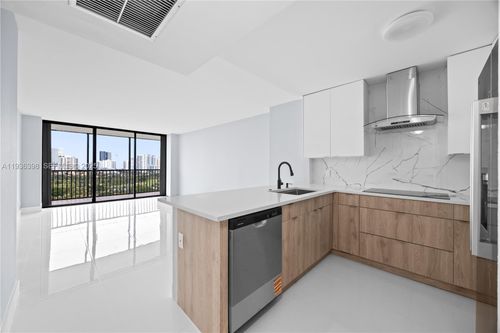 apt-1905-20335 W Country Club Dr, Aventura, FL, 33180-1606 | Card Image