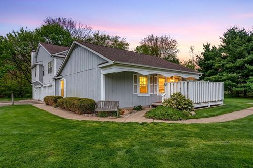 a-3401 Big Bend Bend, Kalamazoo, MI, 49048 | Card Image