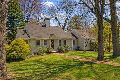 22 Standish Rd, Wellesley, MA, 02481-5328 | Card Image