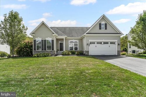 512 Finn Way, AVONDALE, PA, 19311-9354 | Card Image