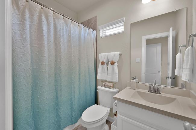 Bedroom 3's en-suite bathroom. | Image 28
