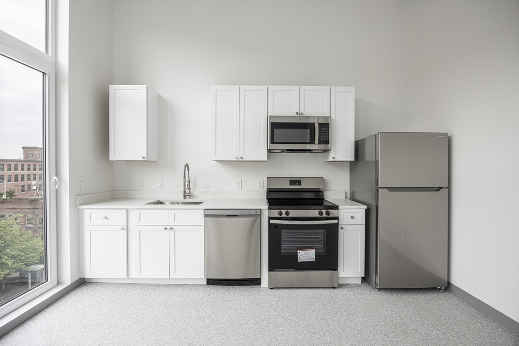 Residential Lease in Lowell 3