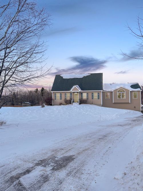 369 Blakes Hill Rd, Northwood, NH, 03261-3930 | Card Image