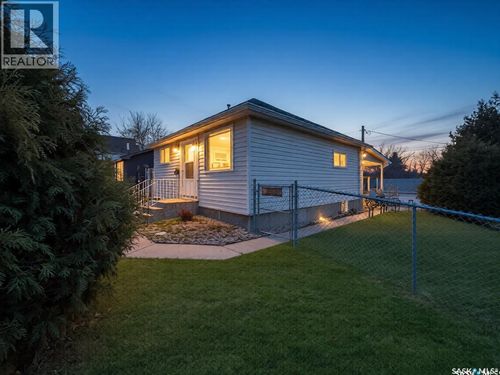 1080 4th St E, Prince Albert, SK, S6V0K9 | Card Image