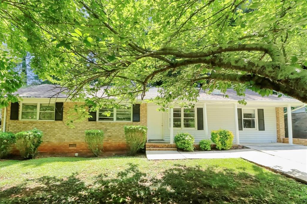 San Miguel Dr, Stone Mountain, GA 30083