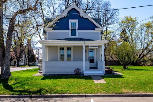 10725 Railroad Ave, Chisago City, MN, 55013-9443 | Card Image