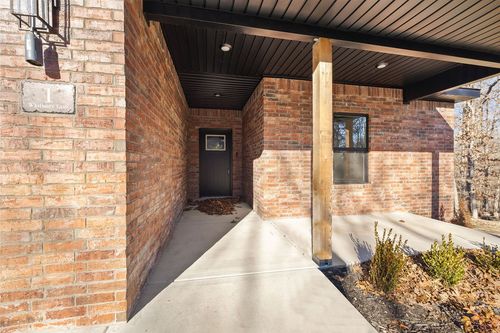 1 Whitmore Ln, Bella Vista, AR, 72715-5517 | Card Image