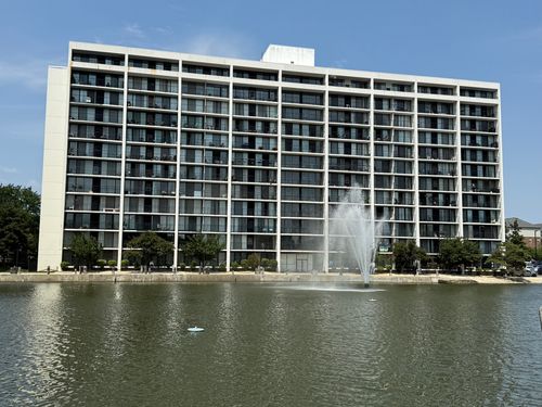 unit-1107-2005 S Finley Rd, Lombard, IL, 60148-4831 | Card Image