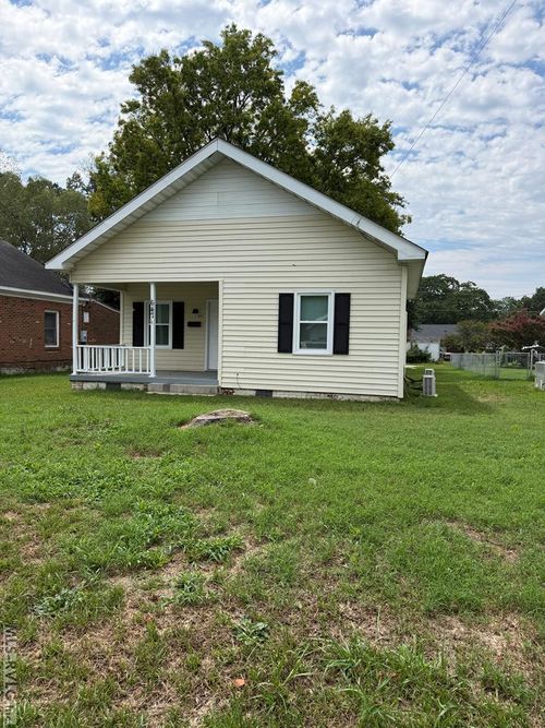 647 Williams St, Roanoke Rapids, NC, 27870-2824 | Card Image