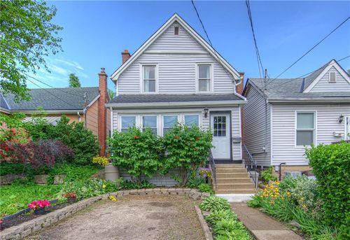 32 E 23rd St, Hamilton, ON, L8V2W6 | Card Image