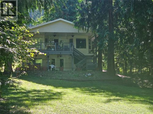 534 Bayview Rd, Nakusp, BC, V0G1R1 | Card Image