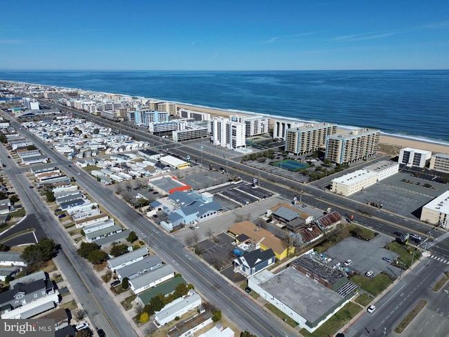 13104 Atlantic Blvd, House other with 3 bedrooms, 2 bathrooms and null parking in OCEAN CITY MD | Image 4