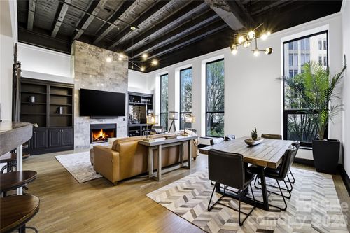 unit-303-127 N Tryon St, Charlotte, NC, 28202-2175 | Card Image