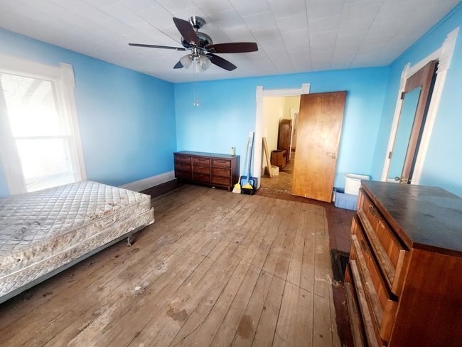 25 W South St, House other with 3 bedrooms, 2 bathrooms and null parking in Hartford MI | Image 8