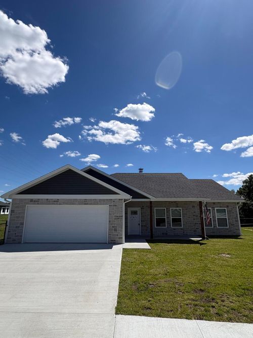 726 Vine Dr, Holts Summit, MO, 65043-4401 | Card Image