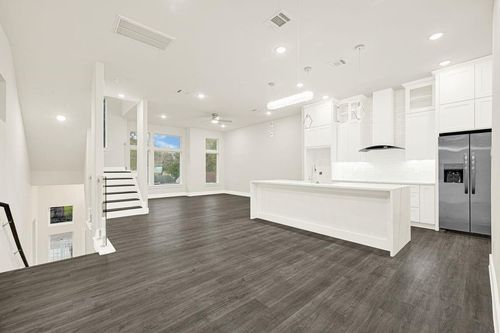 6719 Saint Augustine St, Houston, TX, 77021-4834 | Card Image