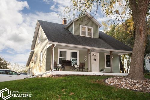 311 S D St, Albia, IA, 52531-2325 | Card Image