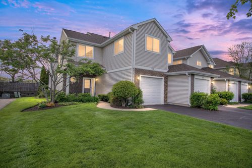 1100 E Cambria Ln N, Lombard, IL, 60148-3791 | Card Image
