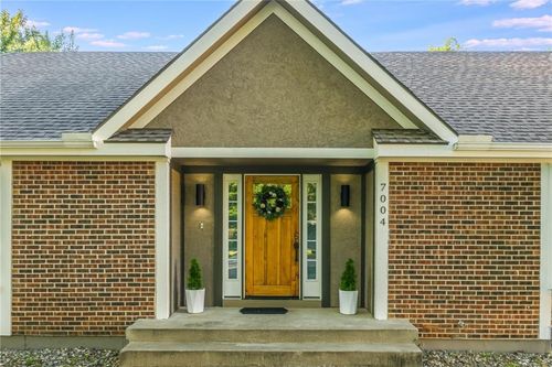 7004 E 132nd St, Grandview, MO, 64030-3321 | Card Image