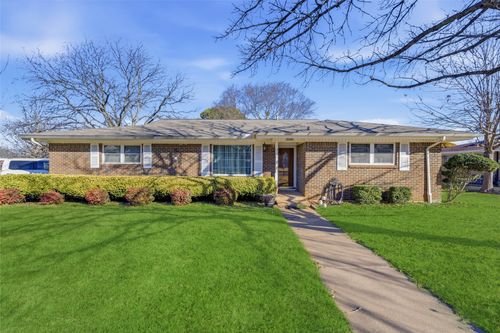 2505 Se 14th St, Mineral Wells, TX, 76067-6737 | Card Image