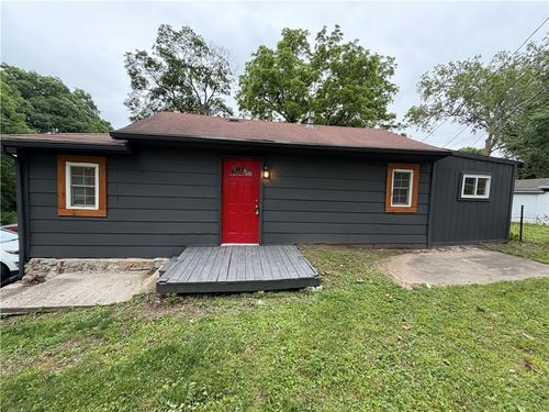 3813 Ne 42nd Ter, Kansas City, MO, 64117-1722 | Card Image
