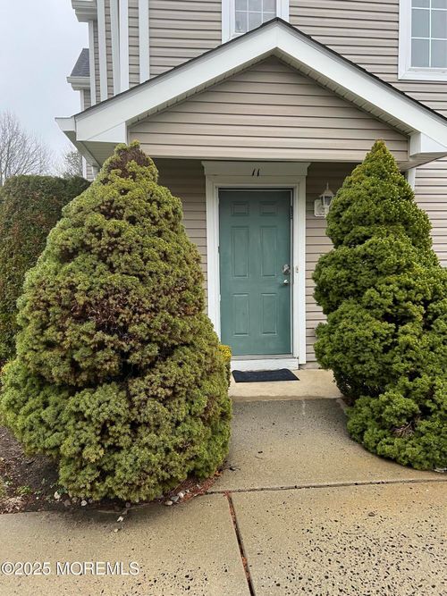 11 Fiddlers Elbow Ct, Howell, NJ, 07731-5023 | Card Image