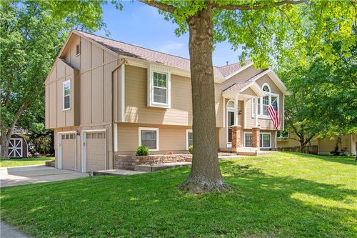 1302 Huntington Ln, Greenwood, MO, 64034-9340 | Card Image