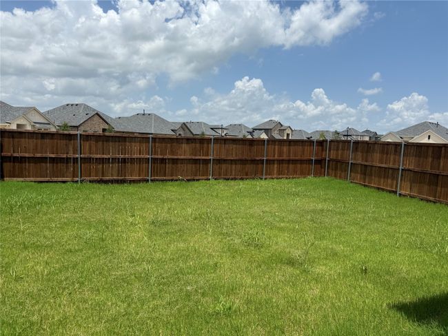 View of yard featuring a residential view | Image 22