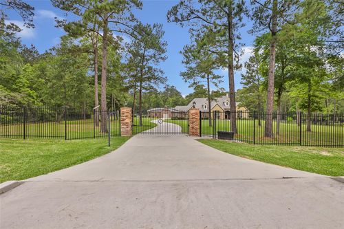 229 Sundog Rd, Huntsville, TX, 77340-1144 | Card Image