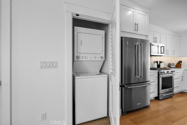 2406 Silverstrand Ave, Home with 3 bedrooms, 3 bathrooms and null parking in Hermosa Beach CA | Image 12