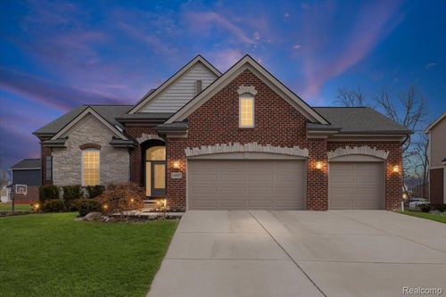 14097 Burlwood Ln, Van Buren Twp, MI, 48111-2081 | Card Image