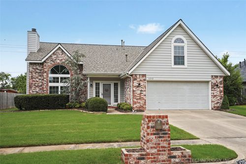 4212 S Walnut Place, Broken Arrow, OK, 74011 | Card Image