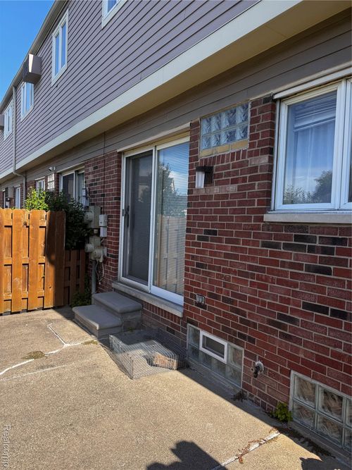 37236 Great Oaks Ct, Clinton Township, MI, 48036-2443 | Card Image